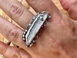 Vintage Mother of Pearl Ring, size 7