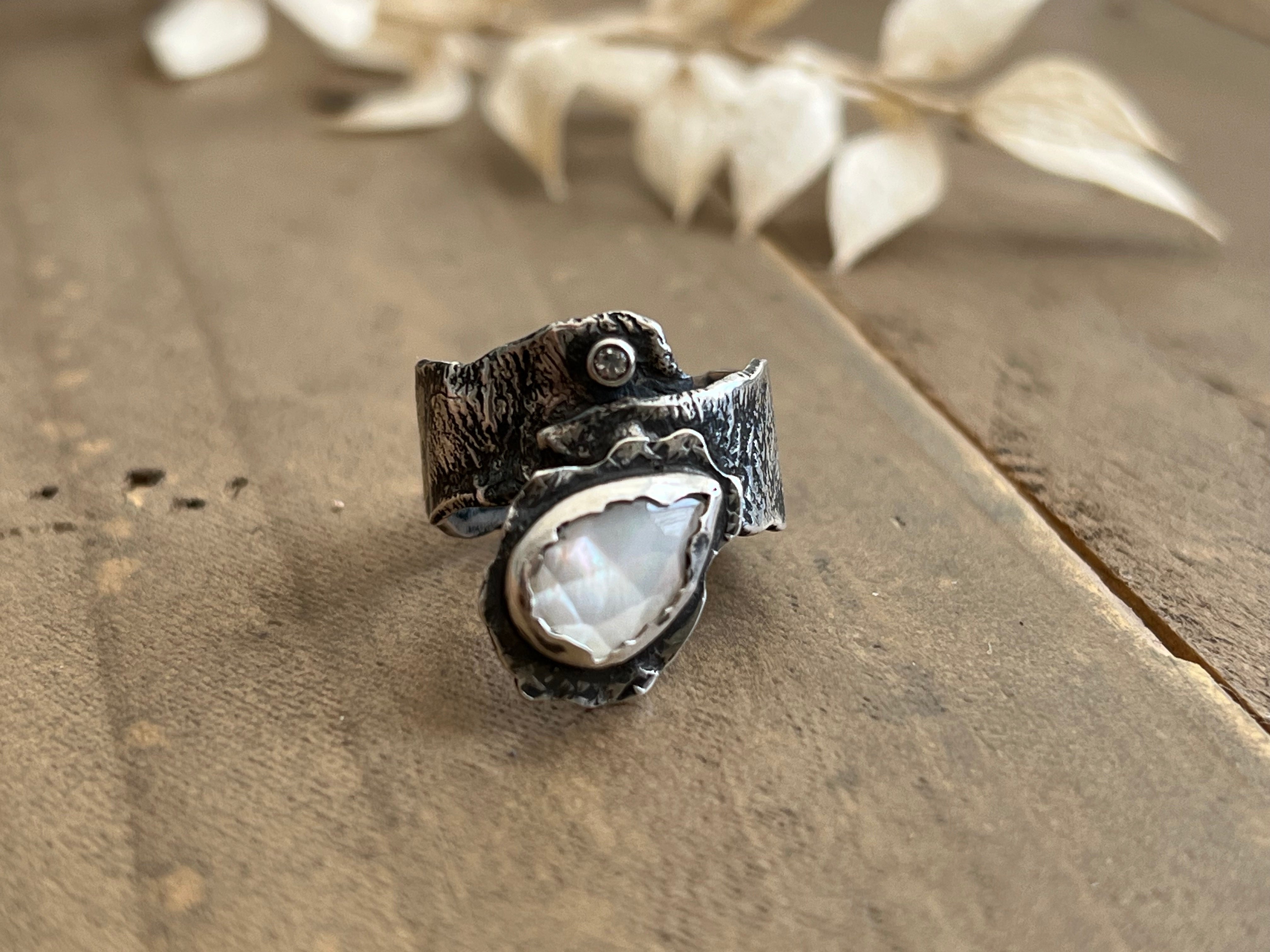 Consuelo Mother of Pearl Ring