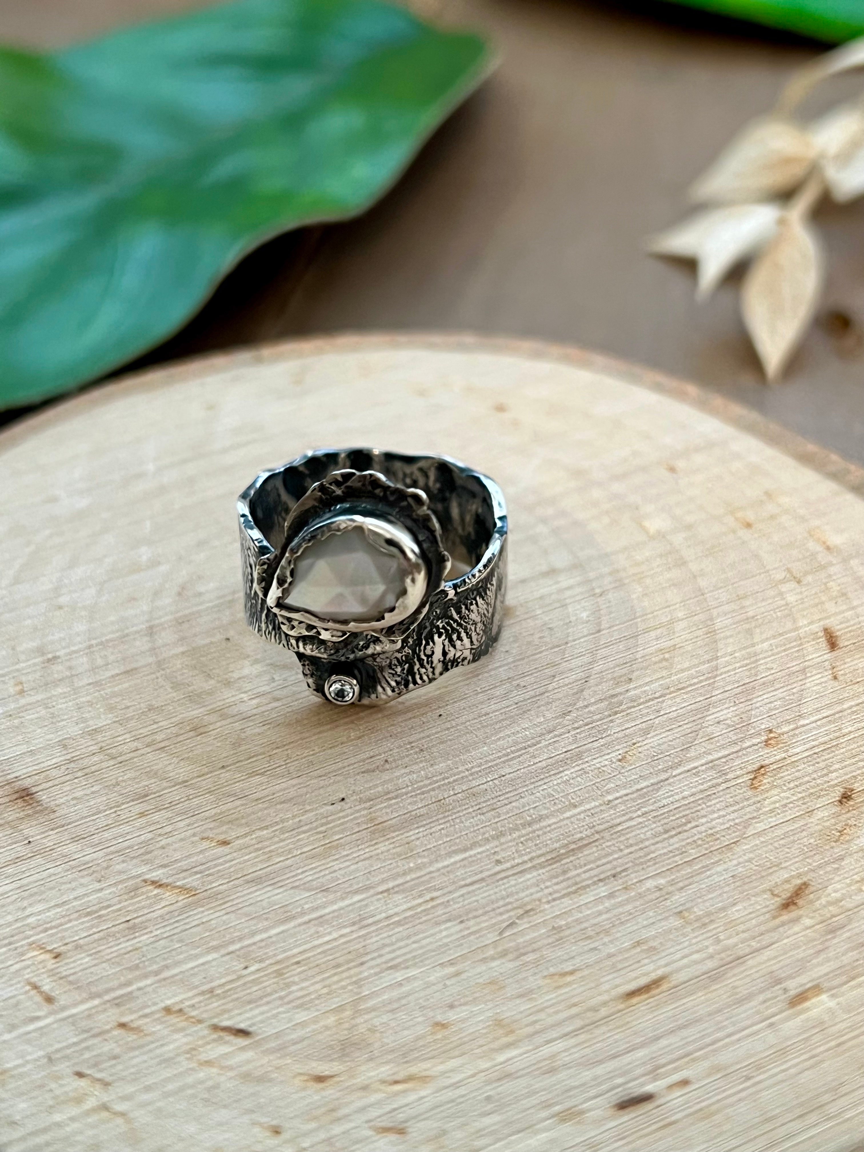 Consuelo Mother of Pearl Ring