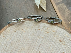 Retorno Peridot Stacking Ring
