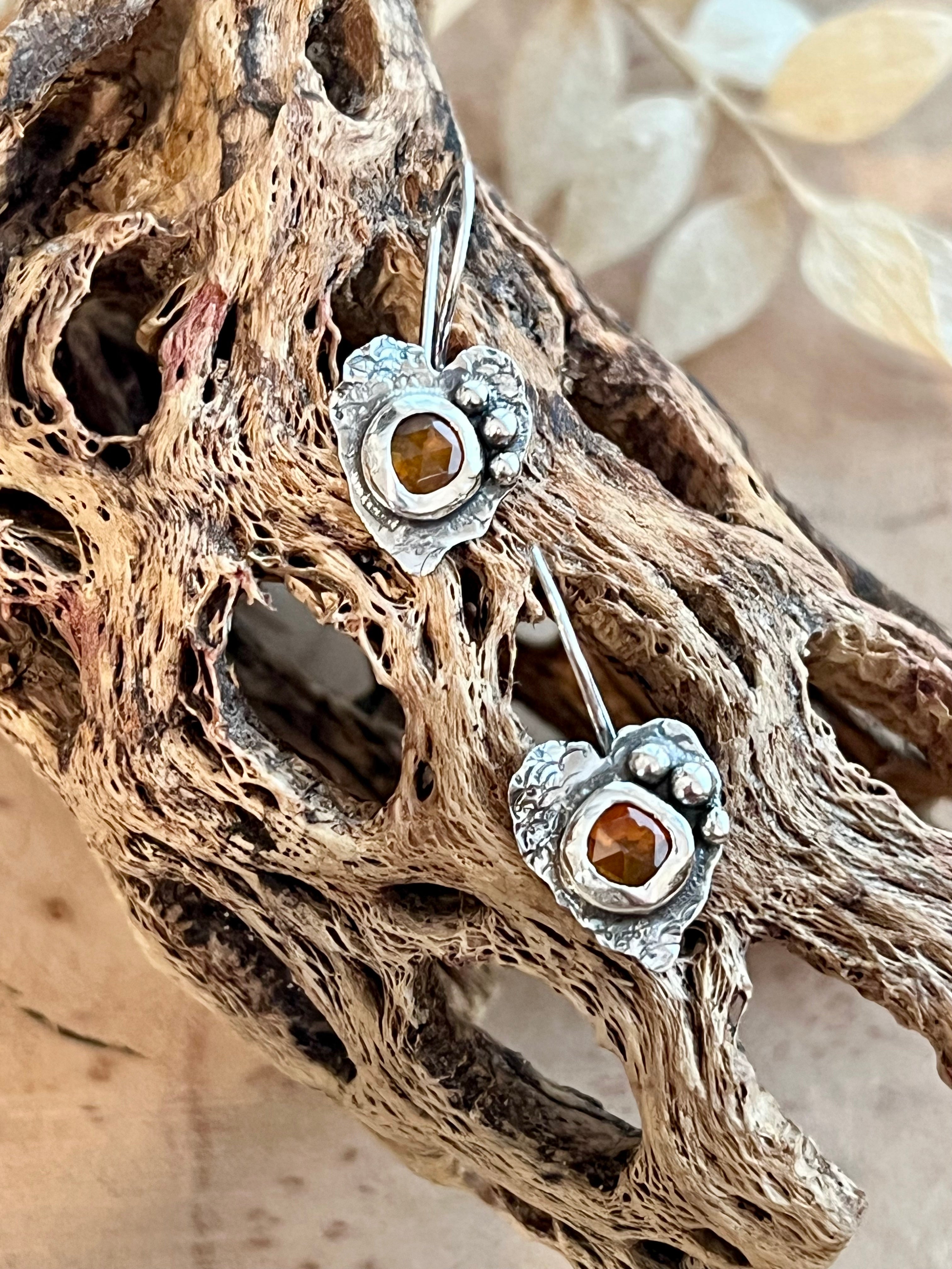 Corazón Gemstone Earrings